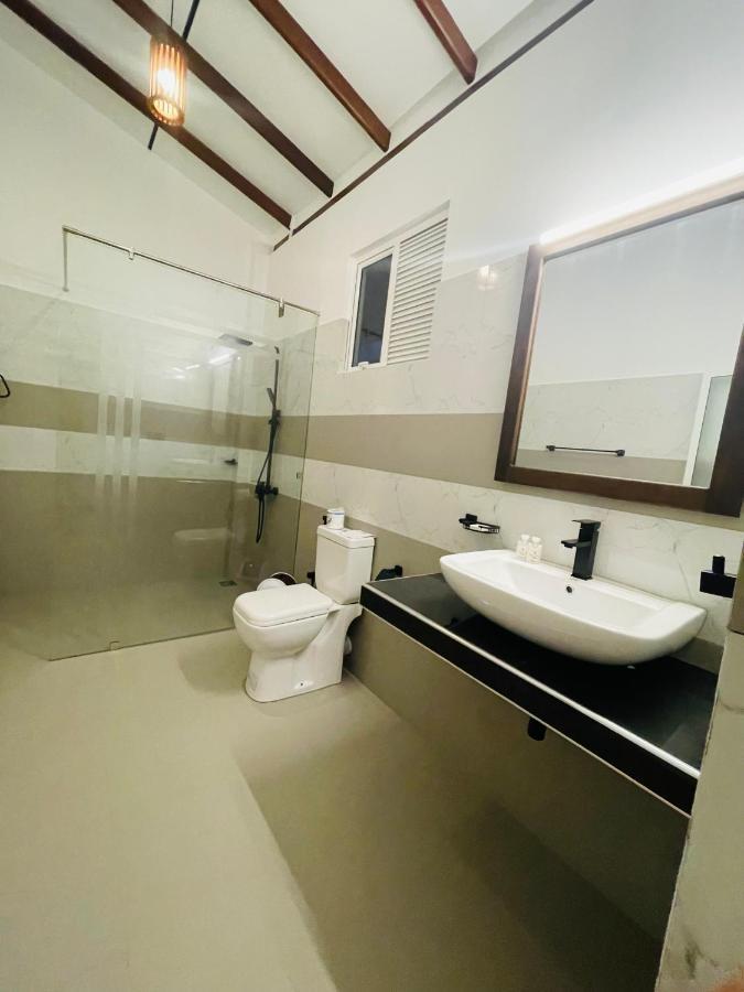 Dk Zur Einkehr Hotel Ahangama Kültér fotó