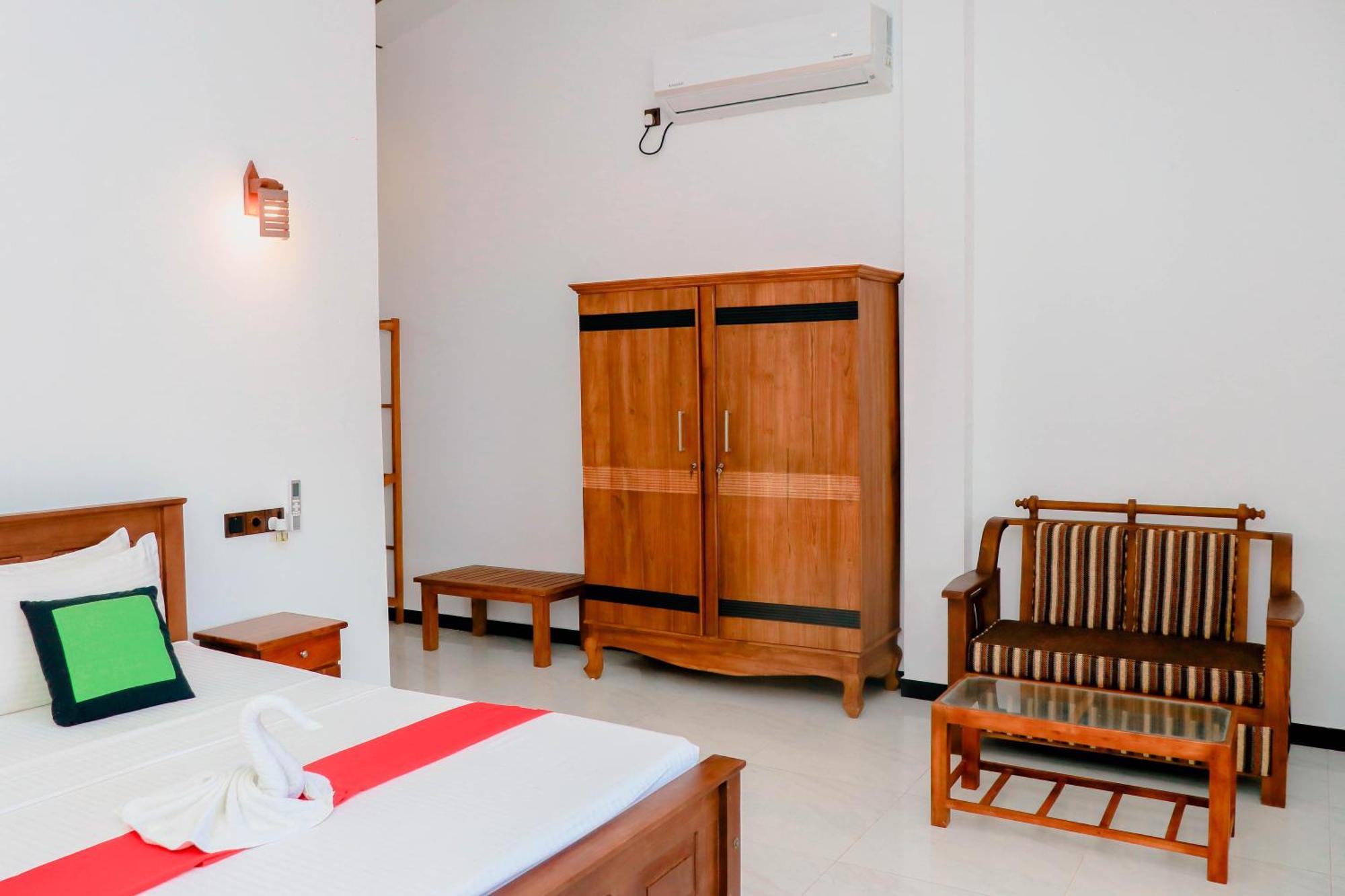 Dk Zur Einkehr Hotel Ahangama Kültér fotó